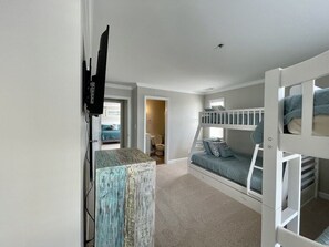 3 bedrooms, desk, travel cot, free WiFi - New Listing "Sol Intention" 3 Bedroom Villa Capriani, fully renovated (North Topsail Beach)