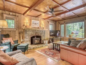 Maison, plusieurs lits (Wallace Cottage) | Salle de séjour