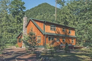 Exterior - Zigzag Mountain Lodge (Rhododendron)