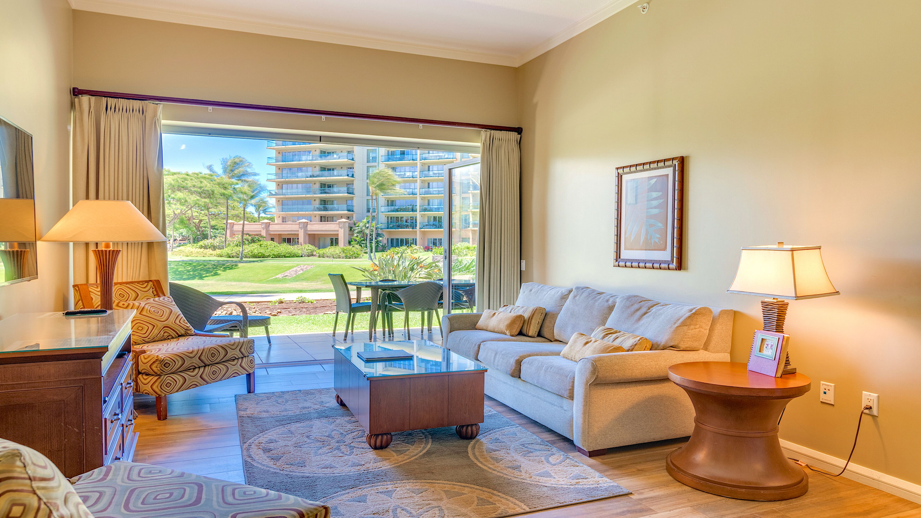 Ground Floor Luxury, Perfect Family Spot, Quiet Lanai to Pool/Beach in 1 Minute!