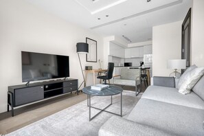 Télévision, chaîne hi-fi