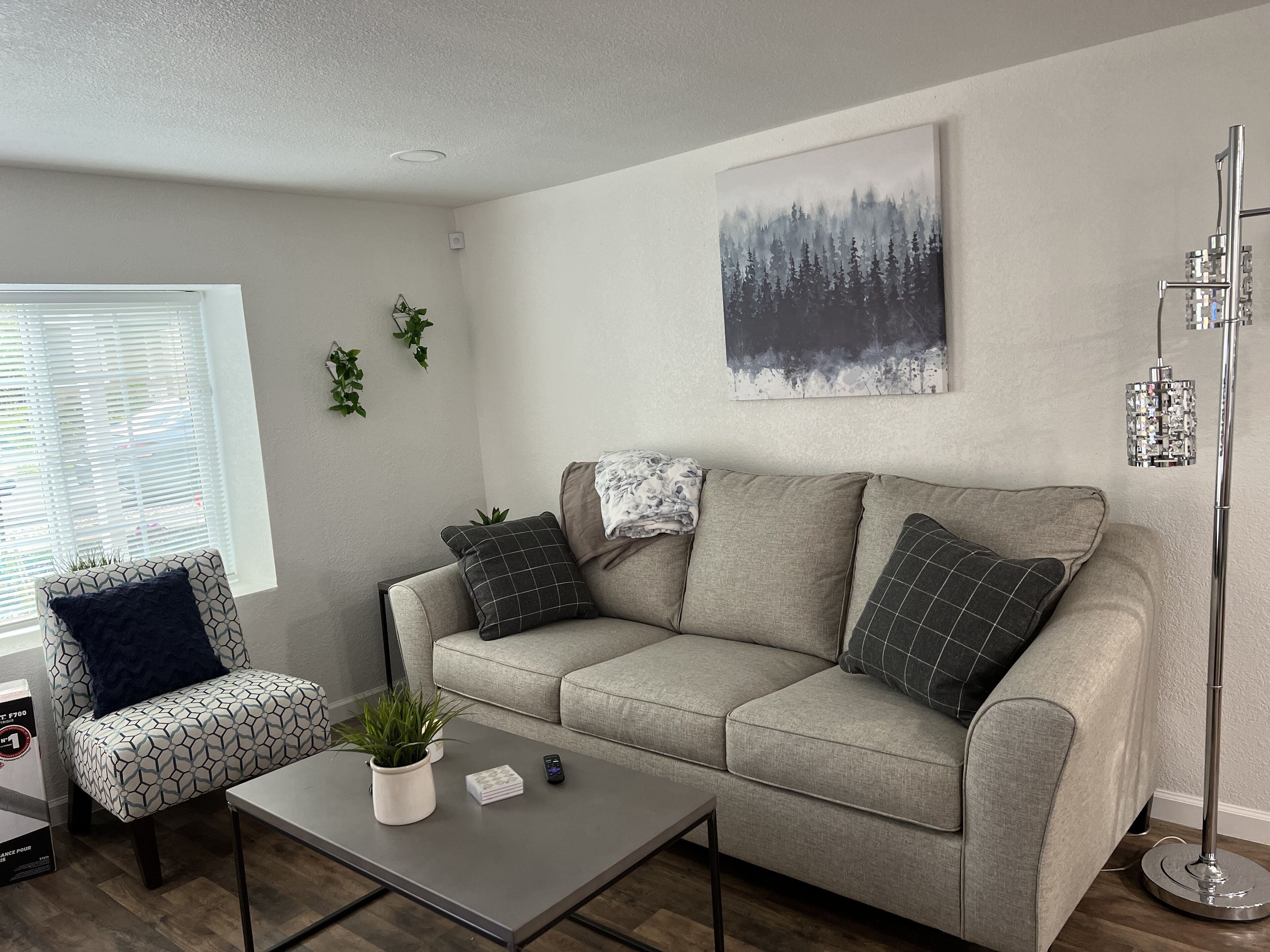 Adorable 1 bed/1 bath Unit in N. Oak Park minutes from UC Davis