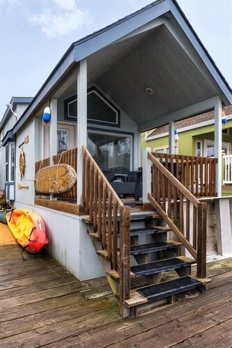 Boat House - Right on the dock facing the historic Noyo Harbor and the Pacific ocean itself