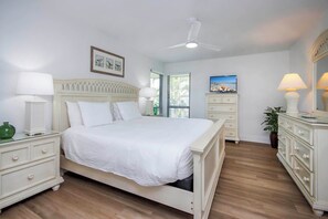 3 bedrooms, iron/ironing board, free WiFi, bed sheets - Blind Pass D204 - Short walk to the beach (Sanibel)