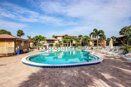 Blind Pass D204 - Short walk to the beach