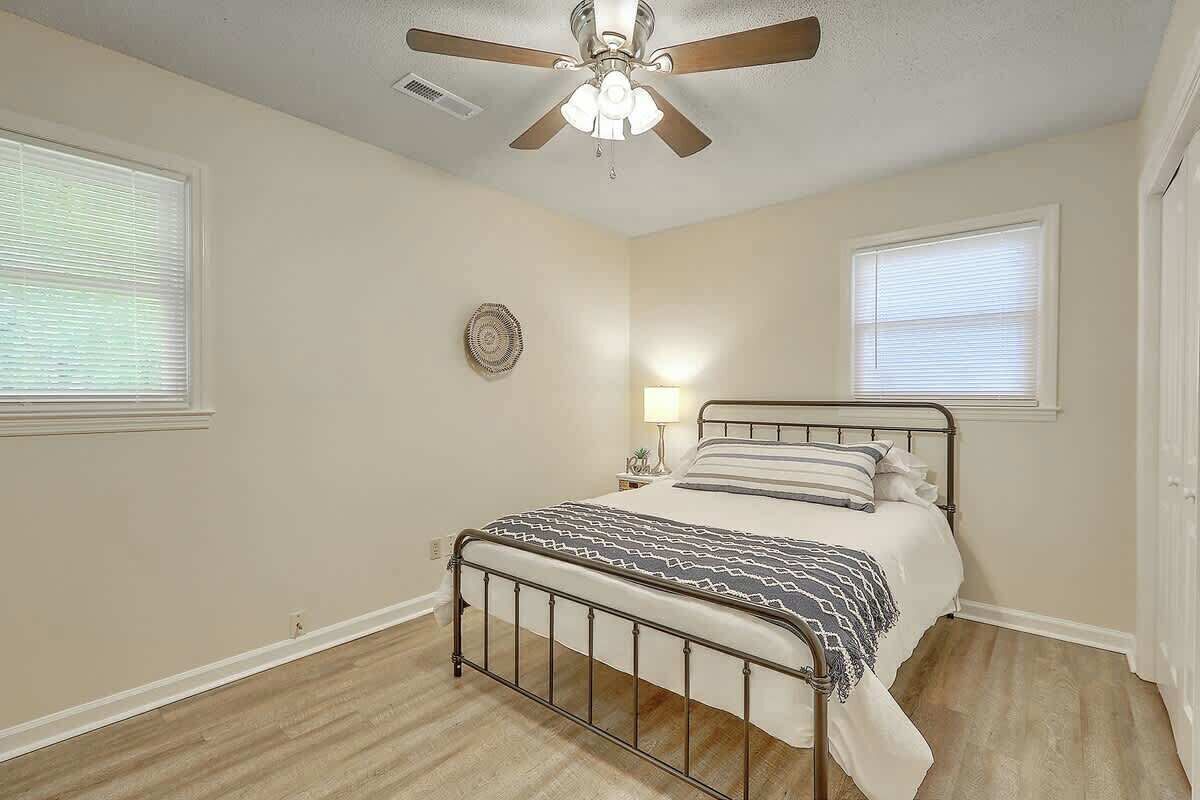 5 عدّة غرف نوم ومكواة/لوح كي وسرير سفر وواي فاي مجانًا