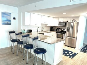 Fridge, microwave, oven, stovetop - The Quay, Beach Front Building with Pools & Much More.... (Ocean City)