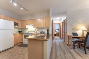 Fridge, microwave, oven, stovetop - Charming Poolside Stay | Great Value (Canmore)