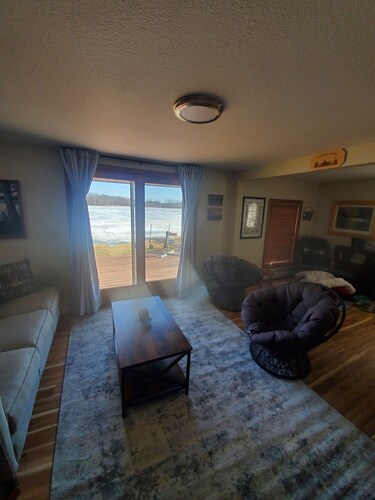 Cozy Cabin lake front