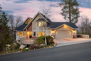 Exterior - Modern Home w/ Views, Movie Room & Game Room | Mins to Lake | Pollock (Lake Arrowhead)