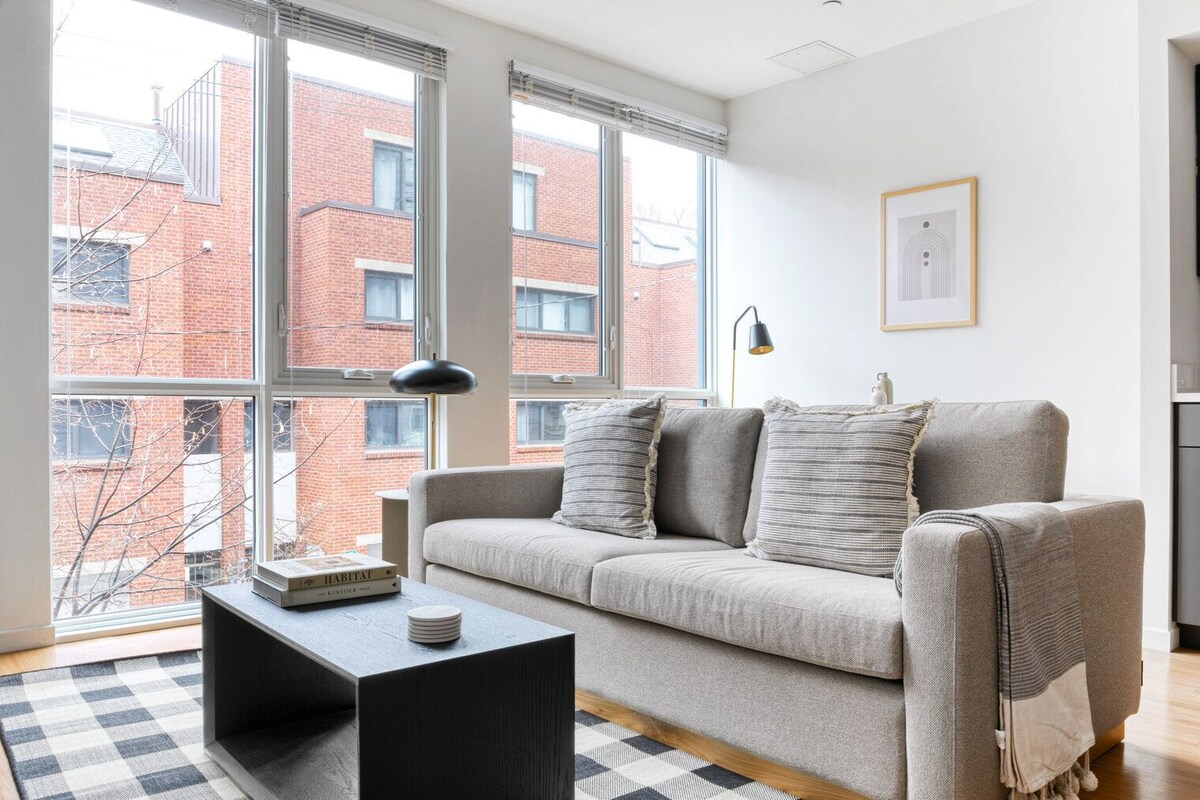 Spacious Allston Studio w/ W/D & Gym, near Green Line, by Blueground