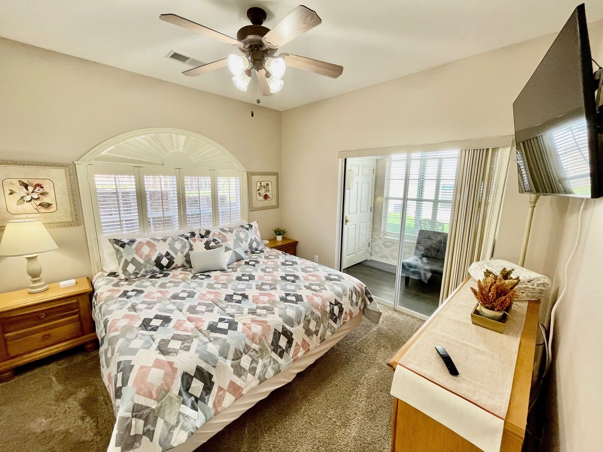 4 bedrooms, iron/ironing board, WiFi (free), bed sheets