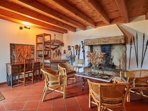 Interior - Lovely apartment in villa for 6 people with WIFI, TV and patio (Caprino Veronese)