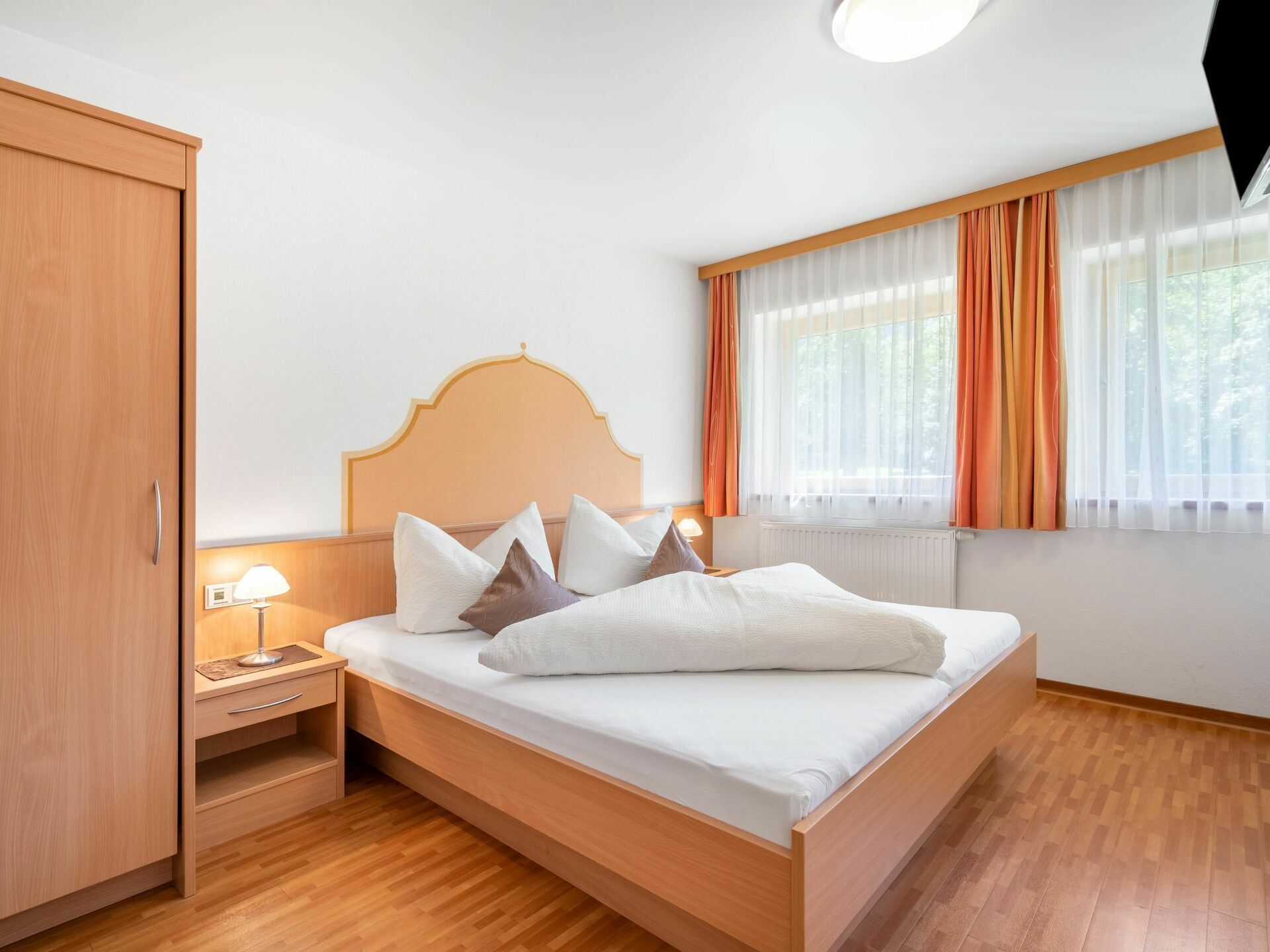2 bedrooms, WiFi (free)