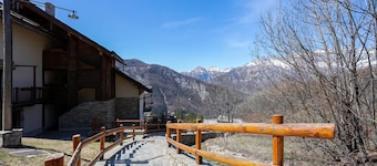 Rebecca's House (few steps from skiing), Bardonecchia, Italy