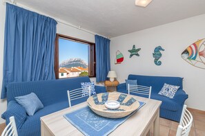 TV - Piazzetta Casa Ambrosia 50m From The Sea, Porto San Paolo, Italy (Porto San Paolo)