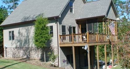 Cozy Bear Paradise on Weiss Lake in the foothills of the Appalachian Mountains