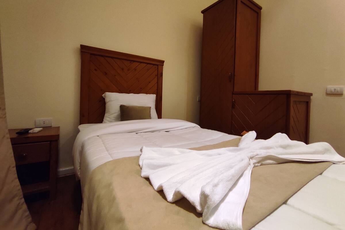 Classic Single Room | Minibar, in-room safe, WiFi (free), bed sheets