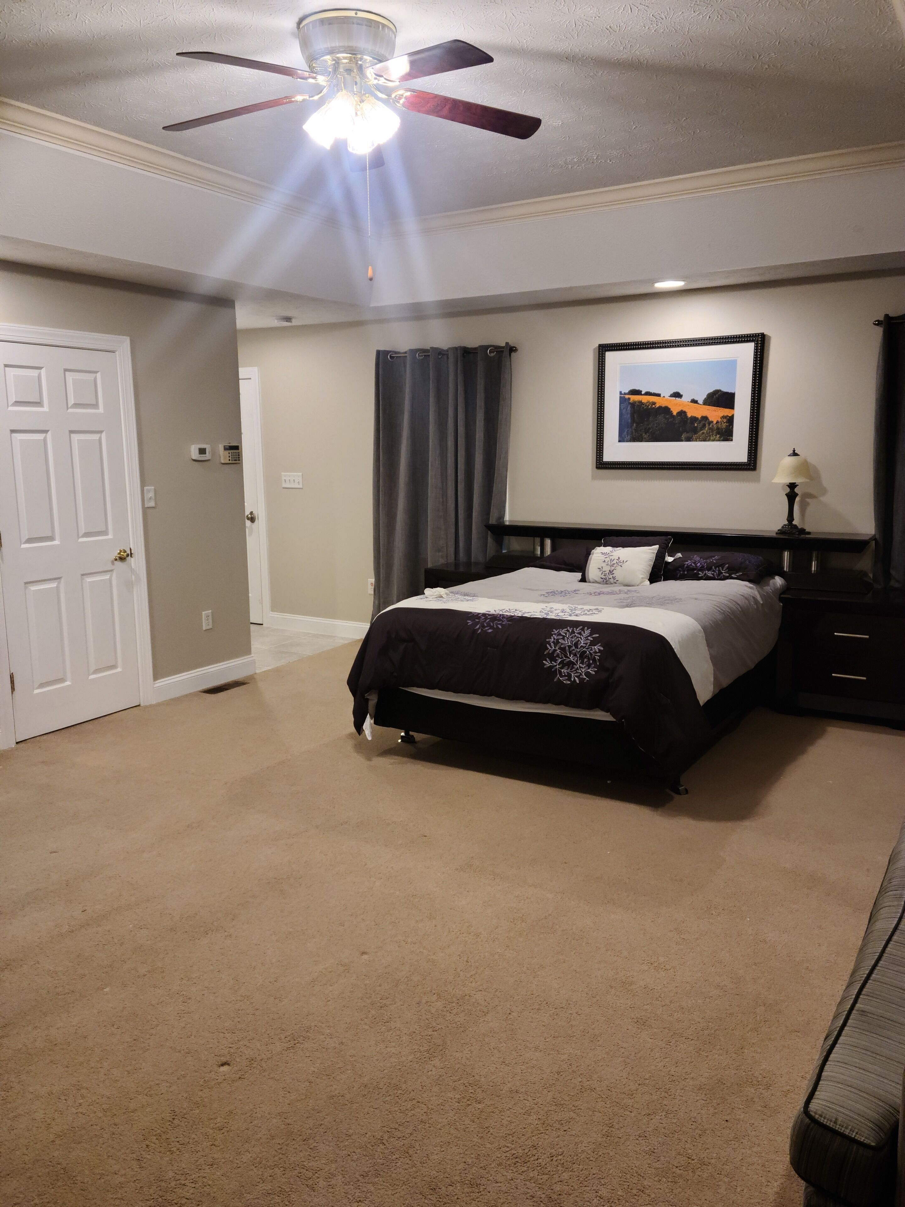 1 habitación, escritorio y cortinas blackout 