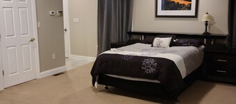 Hotel-style Accommodation - large private room