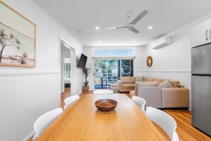 Cabaña Premium, 2 habitaciones, para no fumadores, vista al jardín | Área de sala de estar