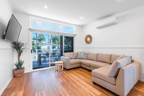 Premium Cabin, 2 Bedrooms, Non Smoking, Garden View | Living area - Tasman Holiday Parks - Ballina (Skennars Head)