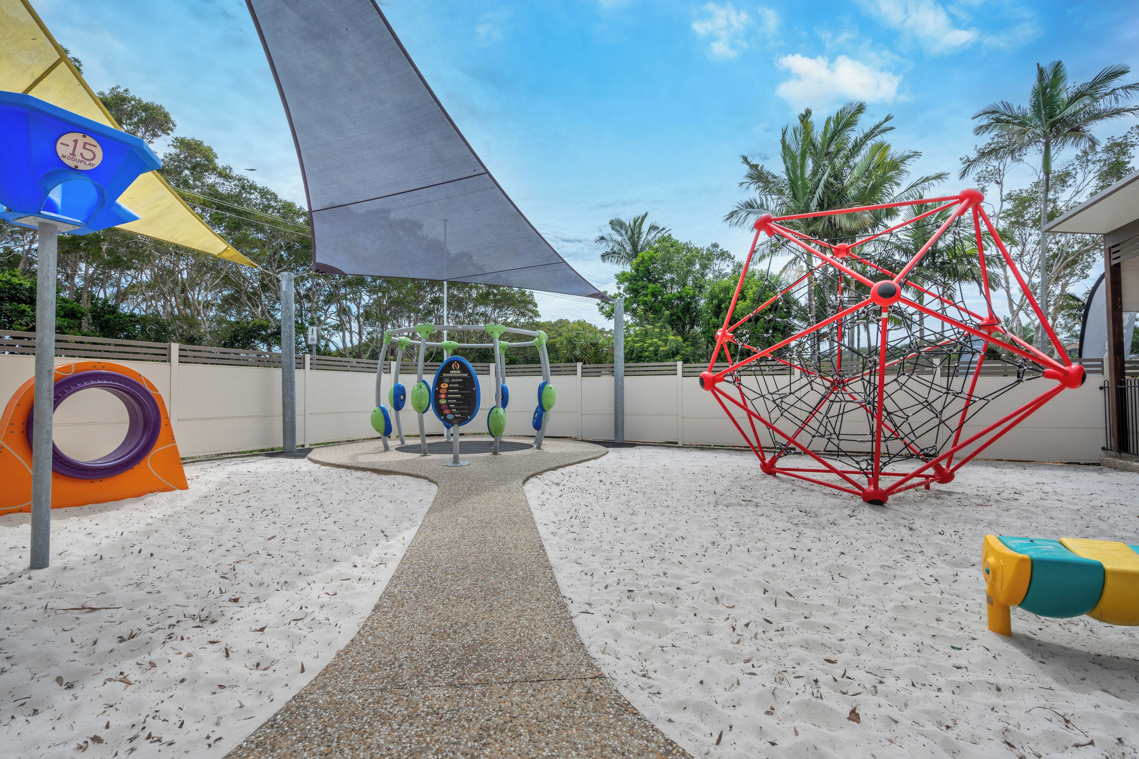 儿童活动区 - 室外