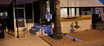 Easy, relaxing, close to everything & quiet park model in 5 ⭐️ 55 & over resort.