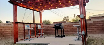 White Sands Retreat:  Dreamy 3BR Ultimate Comfort & Backyard Bliss!
