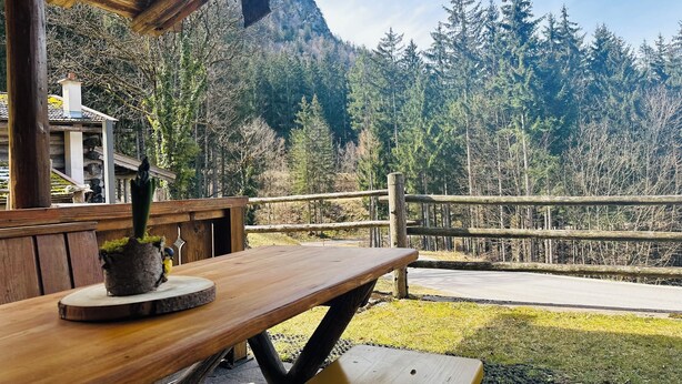 Outdoor dining - Apartment Almbrünnerl 30 sqm, 1 bedroom, 1 living room/bedroom, kitchen, max. 2 p. (Ruhpolding)