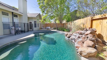 Piscine extérieure