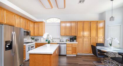 3 bedroom home with pool!!
