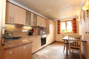 Refrigerador, horno, parrilla de estufa y lavavajillas 