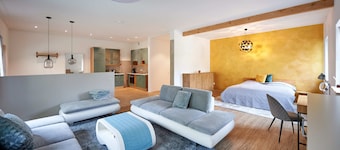 Sicado-Loft vacation apartment 75 sqm, open-plan living room and bedroom, terrace