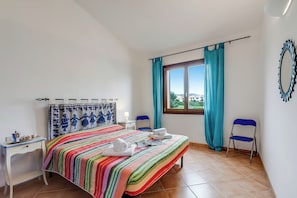 Apartamento família, vários quartos (Il Borgo Ben 700m From The Beach) | Vista do quarto