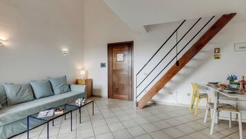 Familienapartment, Mehrere Schlafzimmer (Il Borgo 2/15 700m From The Beach) | Wohnbereich