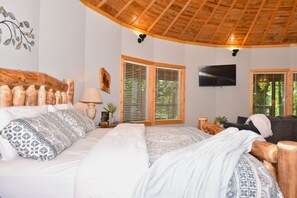 1 bedroom, desk, free WiFi, bed sheets