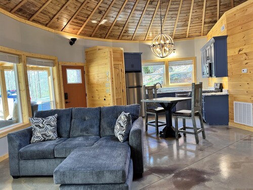 Hidden Falls, Romantic Couples Escape in Western NC Mountains