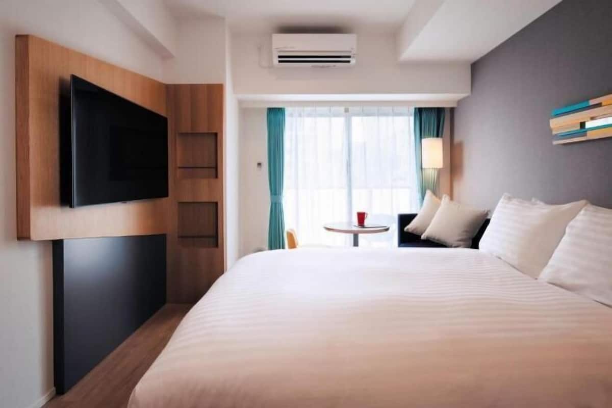 1 bedroom, in-room safe, iron/ironing board, free WiFi