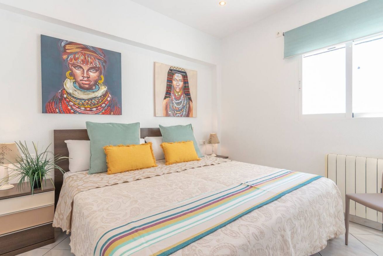 2 slaapkamers, een strijkplank/strijkijzer, reisbedje, wifi