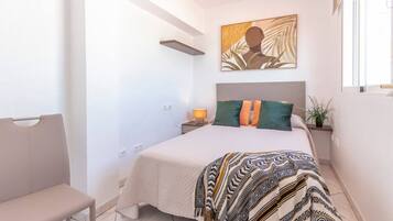 2 bedrooms, iron/ironing board, WiFi, bed sheets