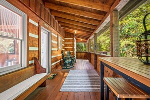 Outdoor dining - HUGE 3BD Cabin NEAR TOWN! Game Room + HOT TUB (Sevierville)