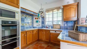 Refrigerador, microondas, horno y lavavajillas