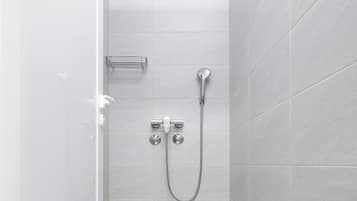 Shower, towels