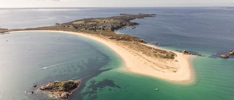 Beach nearby, sun-loungers