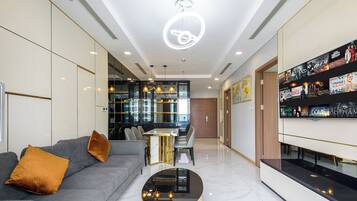 Laptop workspace, iron/ironing board, free WiFi, bed sheets