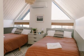 3 bedrooms, desk, free WiFi, bed sheets