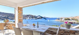 Modern Apartment overlooking the Marina of Vourkari