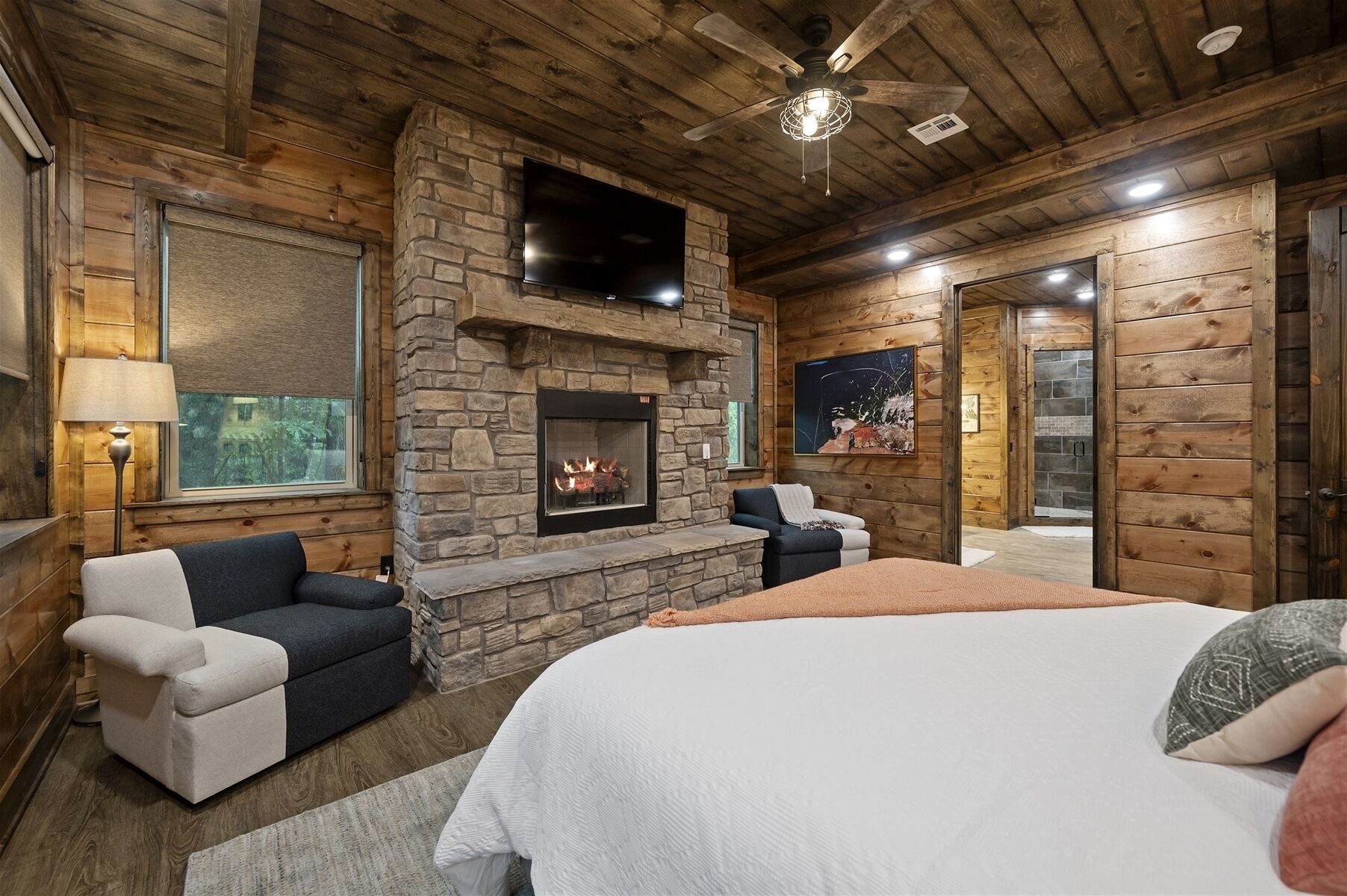 7 bedrooms, iron/ironing board, Internet, bed sheets