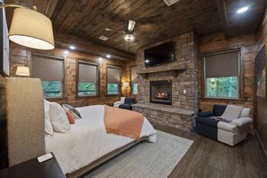 Bureau, fer et planche à repasser, Wi-Fi, draps fournis